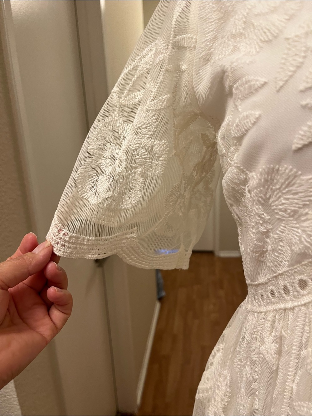 Pink Blush Ivory Lace V‑Neck Maxi Dress - Size M - Picture 5 of 9